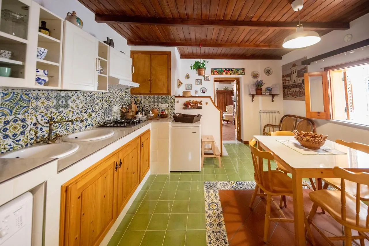 Apartman Familyholidays La Finestra Di Fronte Cefalù Olaszország