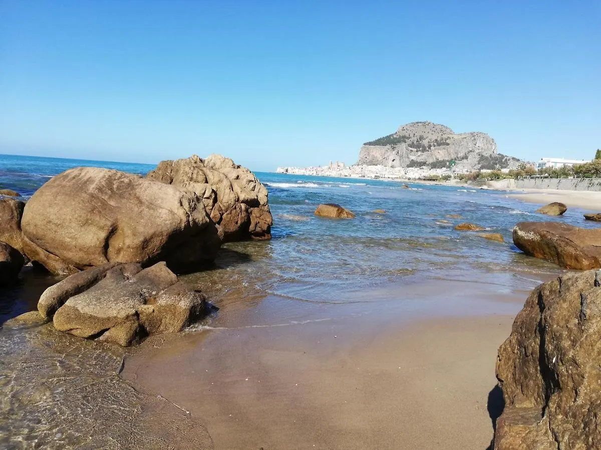 Familyholidays La Finestra Di Fronte Cefalù