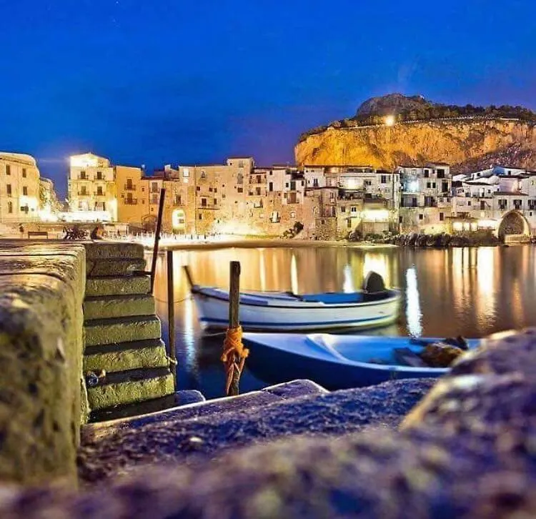 Apartman Familyholidays La Finestra Di Fronte Cefalù