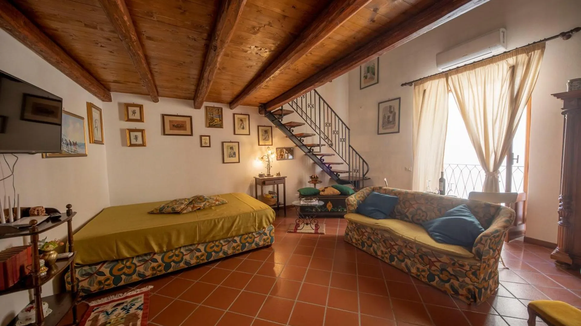 Familyholidays La Finestra Di Fronte Cefalù 0*,