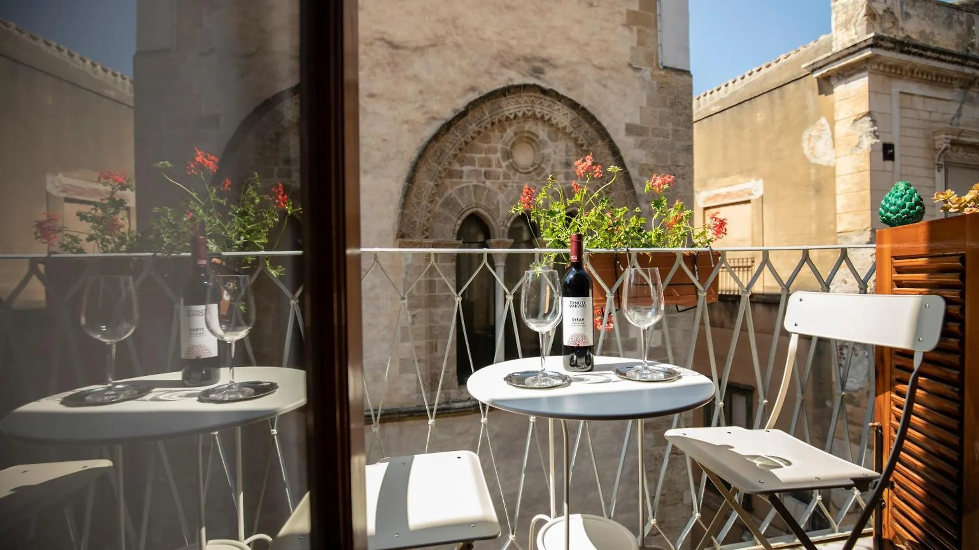 Familyholidays La Finestra Di Fronte Cefalù Apartman