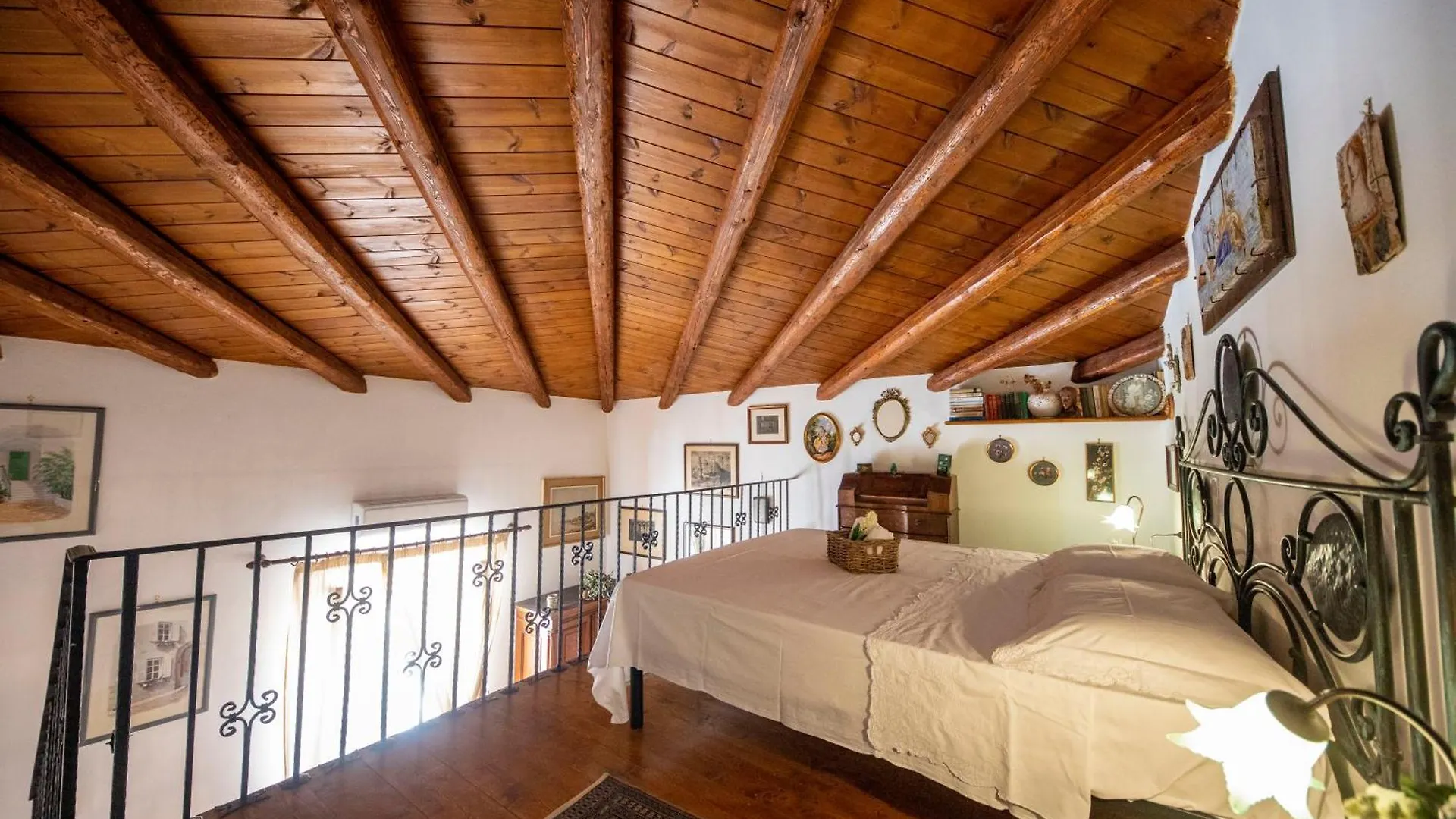 Familyholidays La Finestra Di Fronte Cefalù